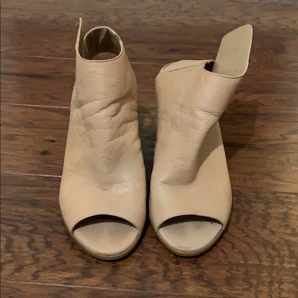Steve Madden Nude Heels